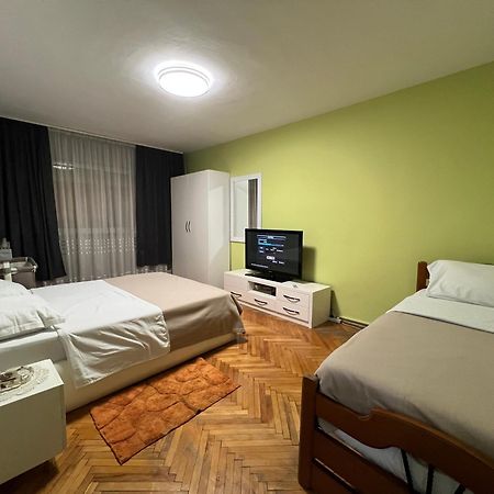 Ferienwohnung Downtown Retreat "Spiranca" Tirana Exterior foto